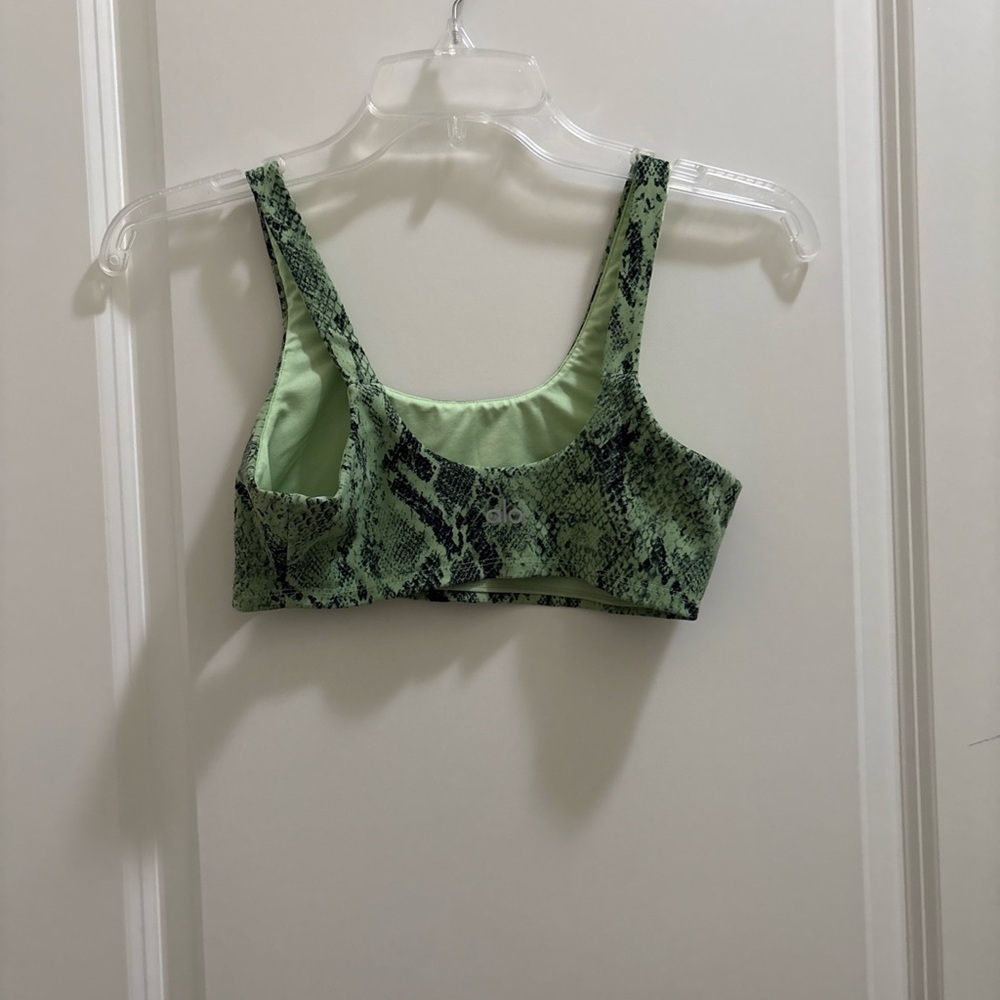Alo Yoga Vapor Snakeskin Sports Bra in Neon Lime Size XS Athletic No Padding - Picture 3 of 5